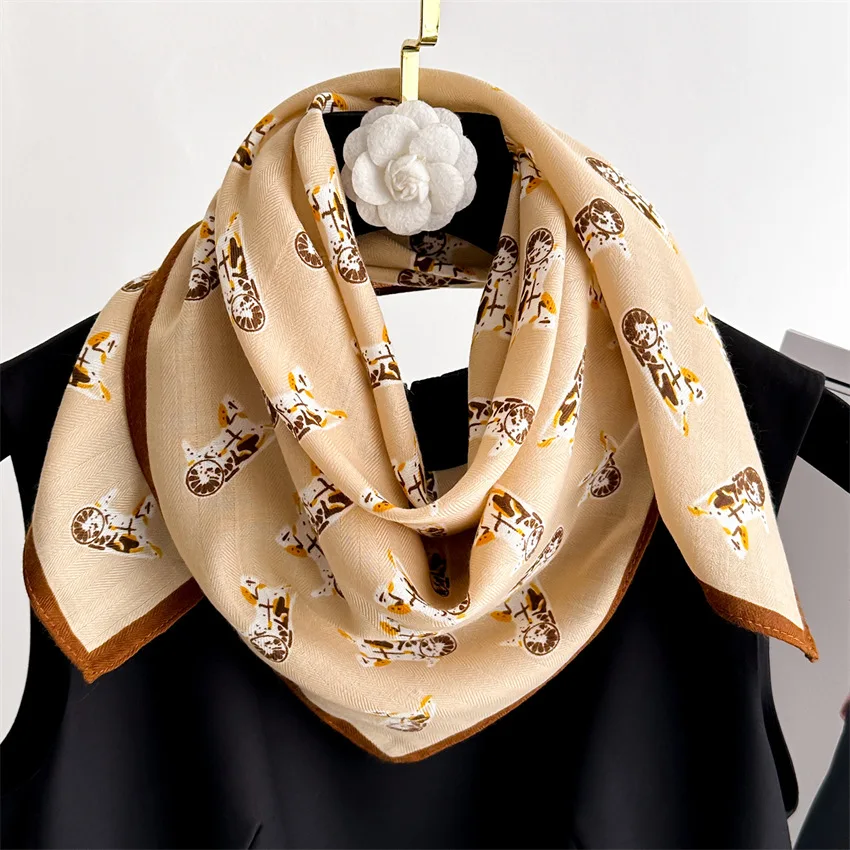 ผ้าซาตินนุ่มสำหรับผู้หญิงผ้าพันคอสี่เหลี่ยมจัตุรัสผ้าไหมพิมพ์ลายม้า65*65ซม. ผ้าพันคอฮิญาบสำหรับใส่ในสำนักงานเป็นของขวัญ