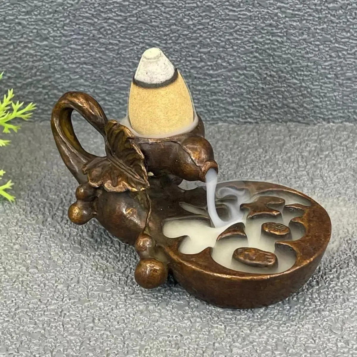 Retro and old times come and go, mountain and flowing water ornaments, backflow incense burner