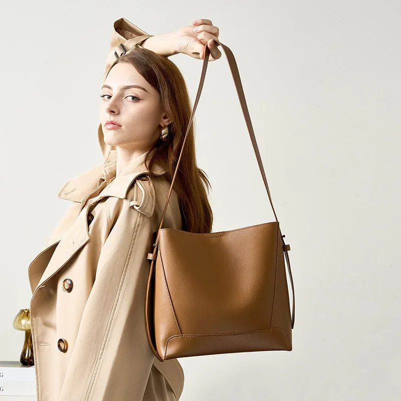 

2026 Women's Bag - Large Capacity Crossbody Versatile Genuine Leather Shoulder High-end Commuter Bucket Bag