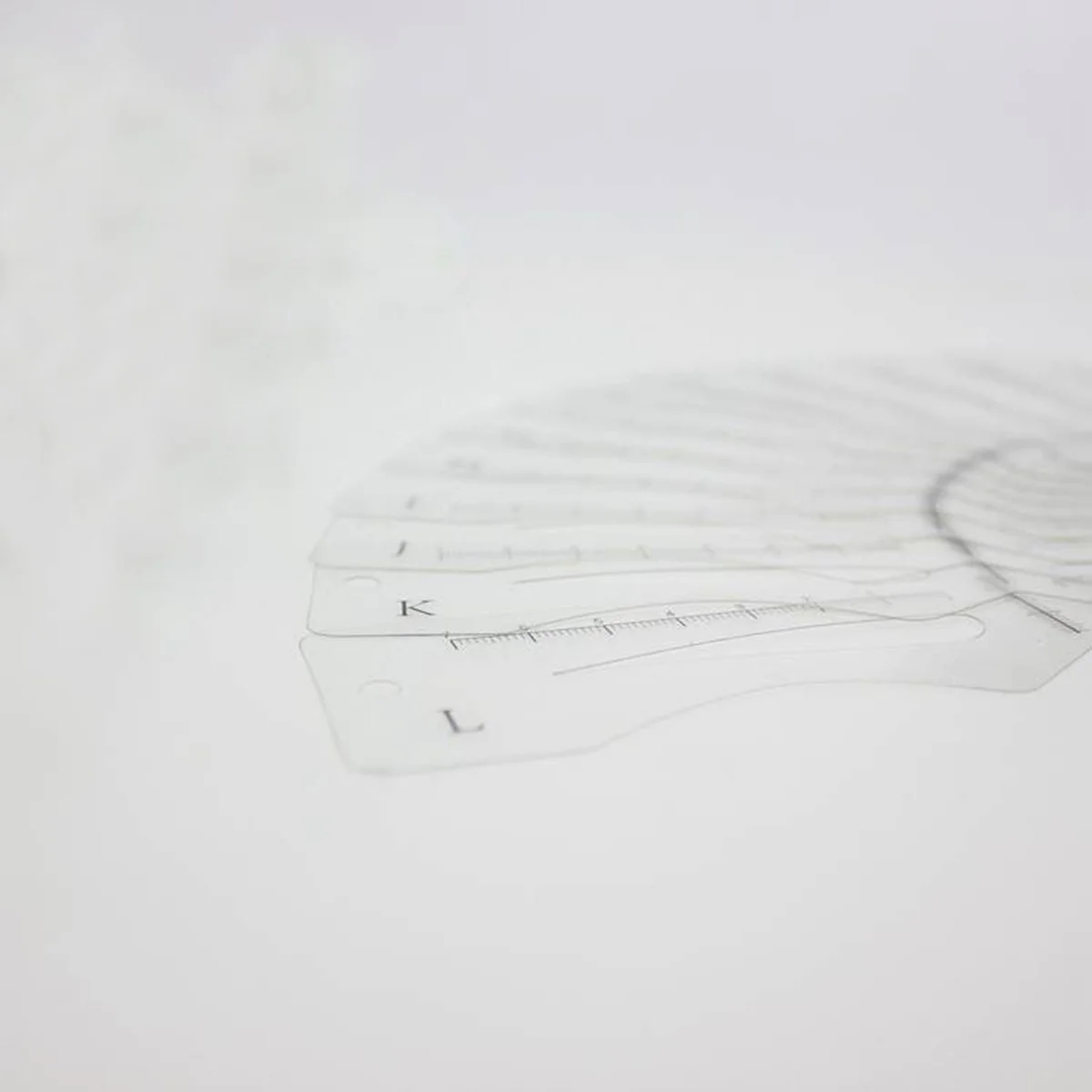 12 Stück Augenbrauen-Vorlagen, Formschablone, wiederverwendbar, DIY-Brauen-Werkzeuge zum Üben, klares, transparentes Design, leicht zu tragen