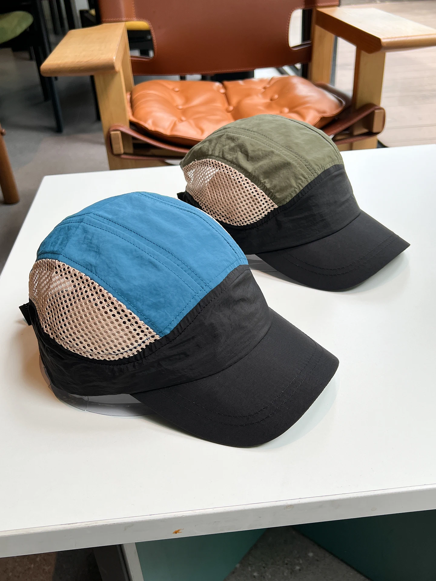 قبعة مطابقة الألوان الرجعية الصيف التجفيف السريع شبكة تنفس قبعة رياضية للرجال والنساء قبعة بيسبول متعددة الاستخدامات عادية