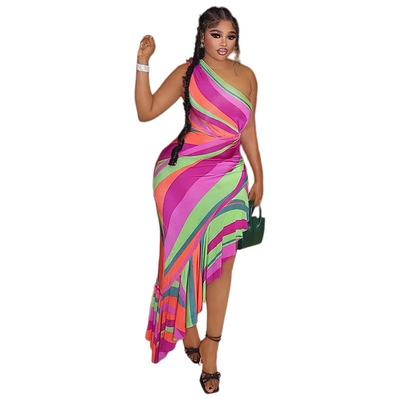 

Женское асимметричное длинное платье с радужным полосатым принтом, на одно плечо, с диагональным вырезом, без рукавов, с оборками, разрезом на бедрах и драпировкой