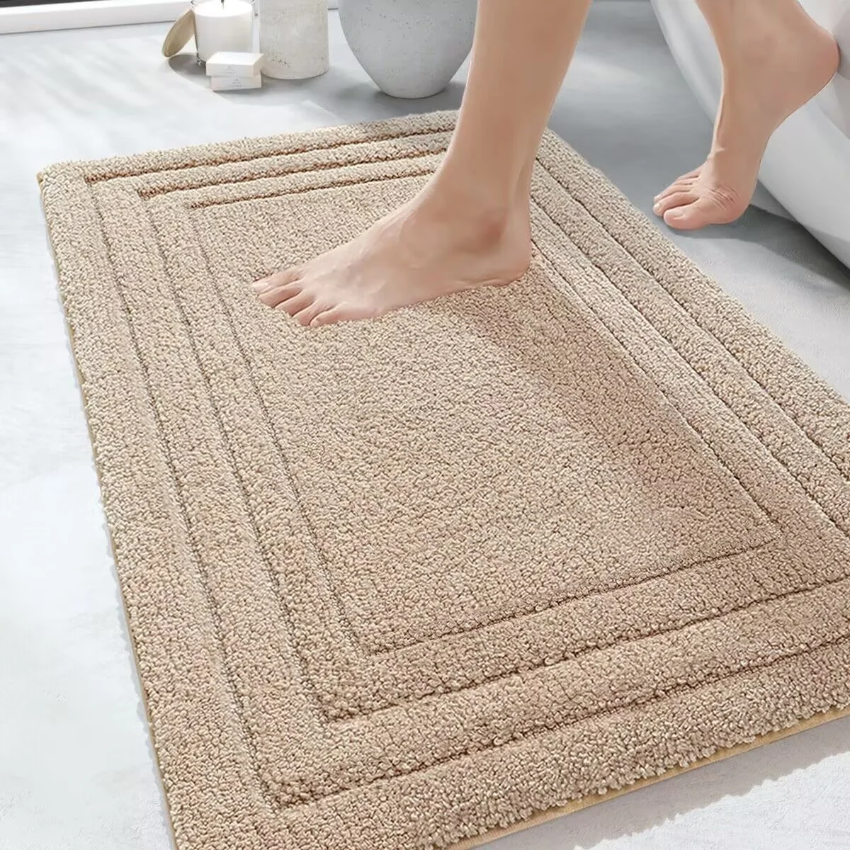 Simple Solid Color Bathroom Mat Anti-Slip Water Absorbent Easy to Clean Woolen Style Floor Rug for Shower Area