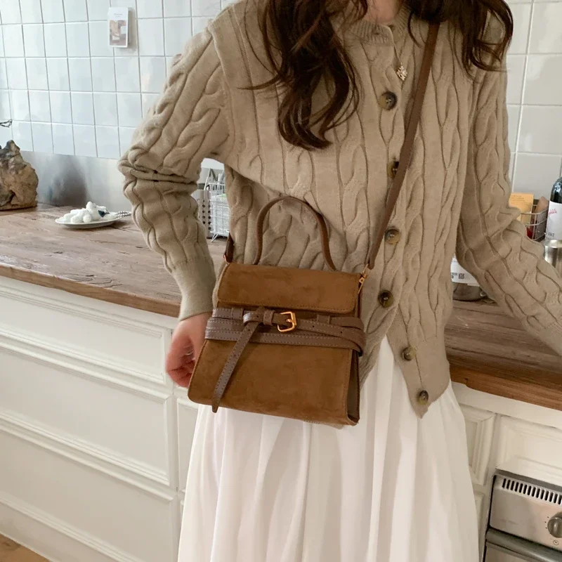 المرأة بولي Leather حقيبة كتف جلدية صغيرة 2025 الشتاء حقيبة كروسبودي الفاخرة مصمم الاتجاه الجديد حقائب اليد والمحافظ النسائية