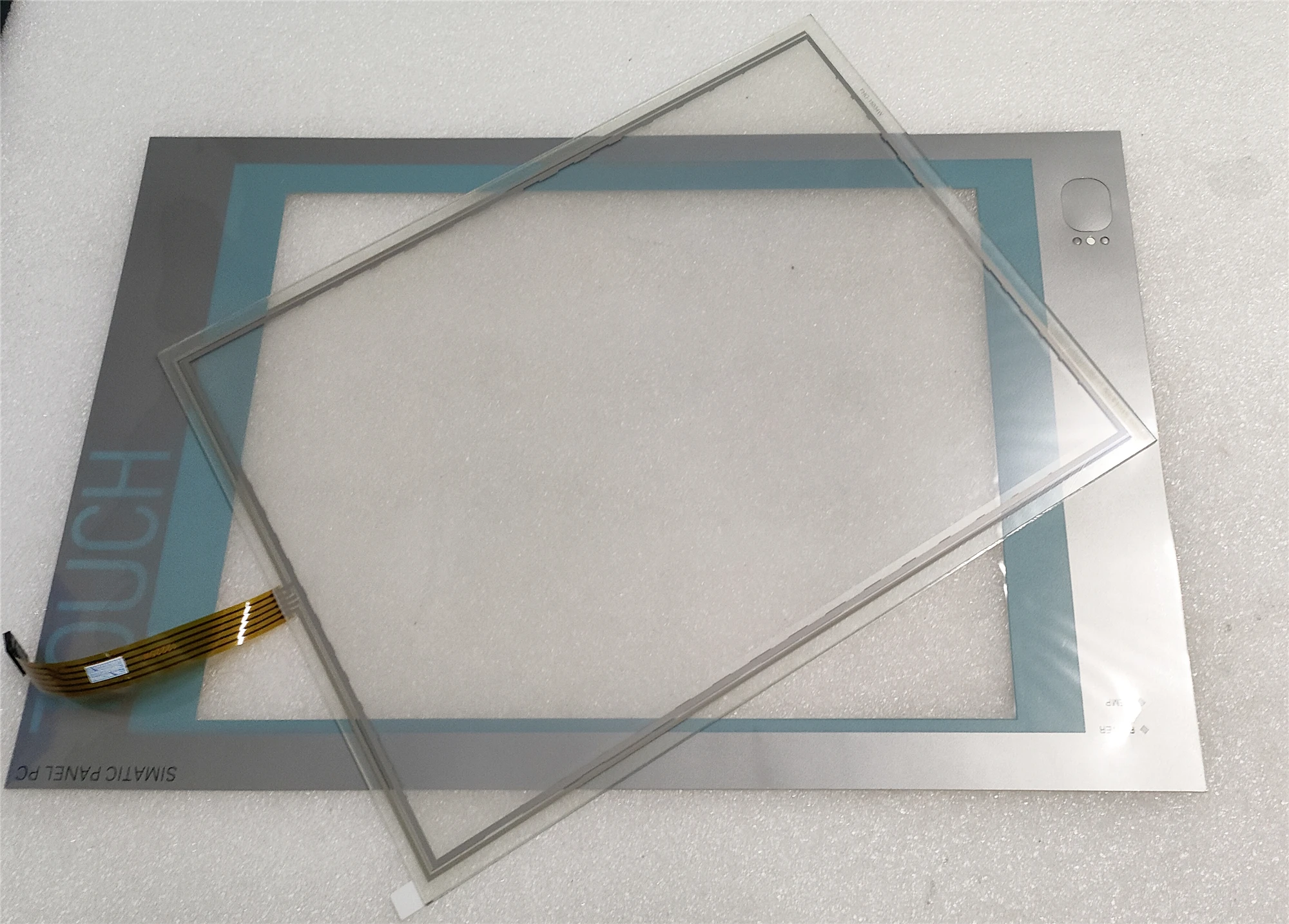 

PC677B-15 6AV7872-0AA20-0AC0 -- Пластиковые защитные пленки для сенсорных экранов