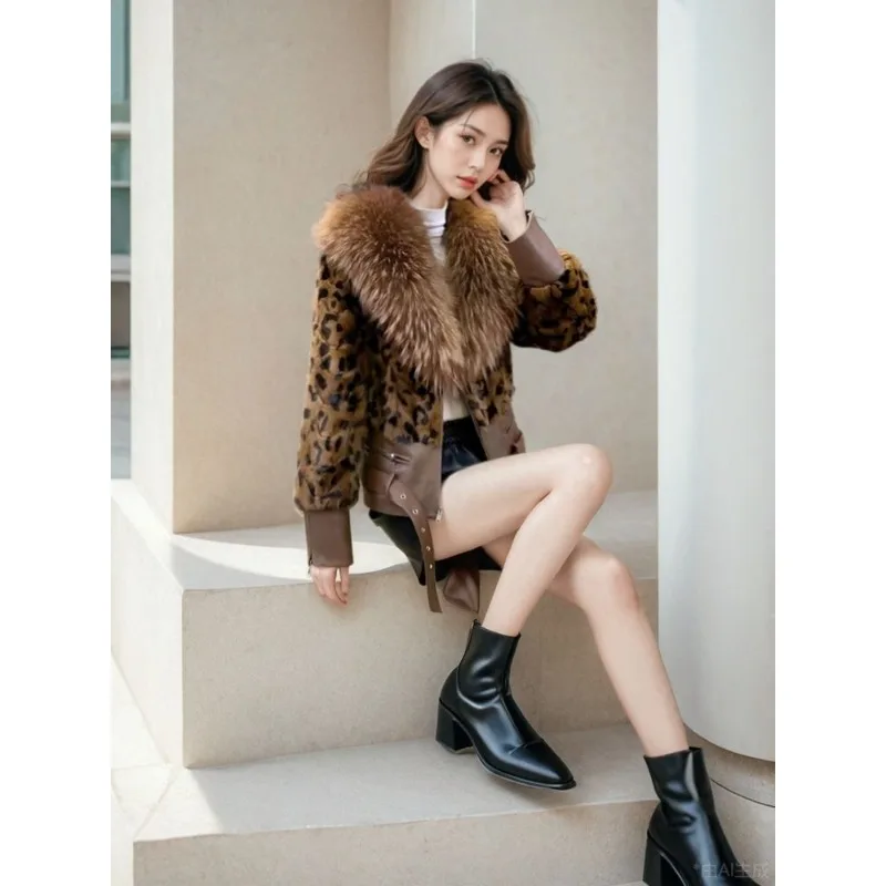 Trendy Large-sized Faux Fur Coat with Trendy and Chubby Look It's Thickened Woolen Cotton-padded Jacket with Fox-like Fur Collar