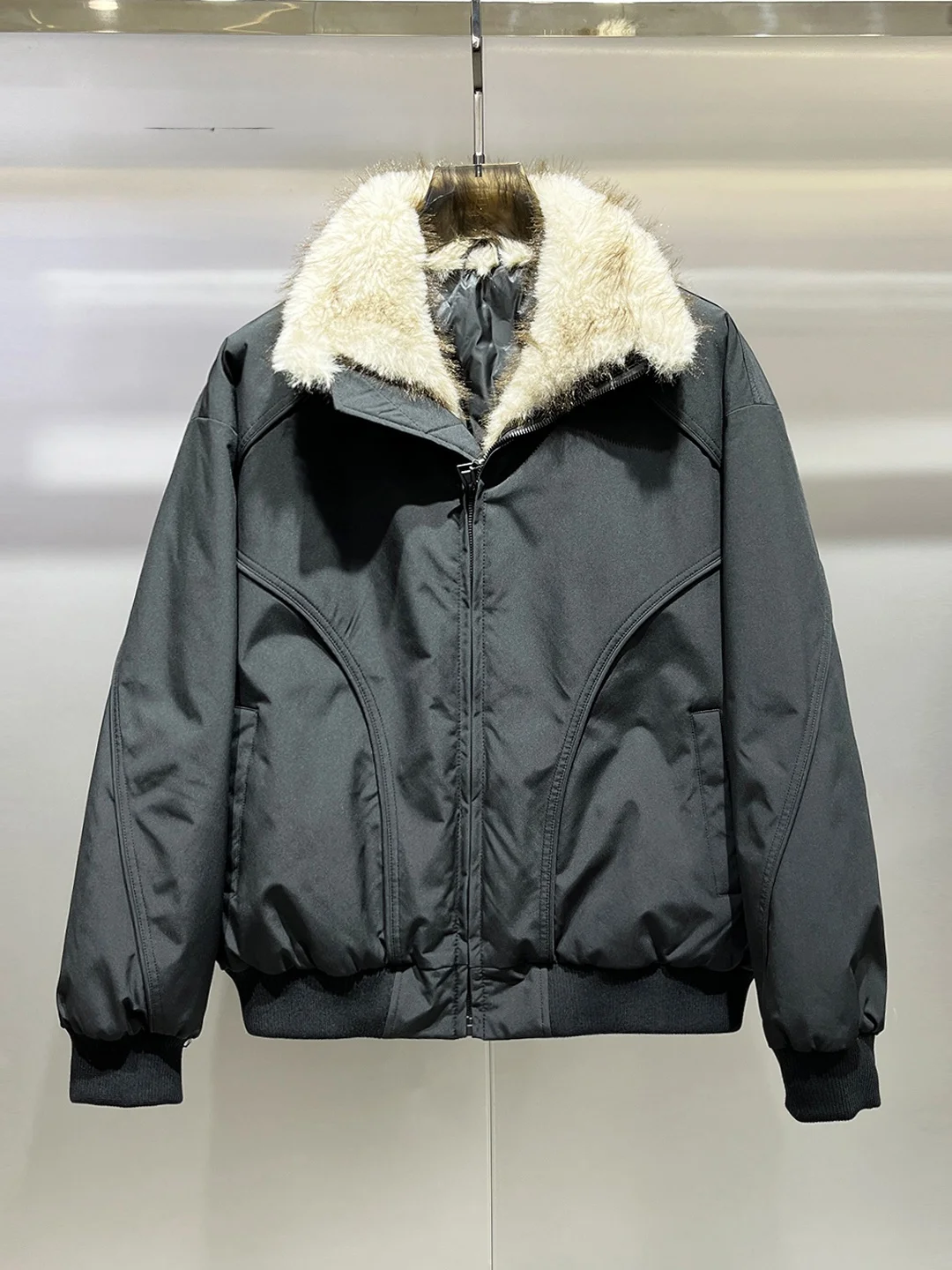 

Men's Thickened down Jacket with Fur Collar Inner Loose Fit Luxury Sensation Winter Outerwear Warmth Youthful Style