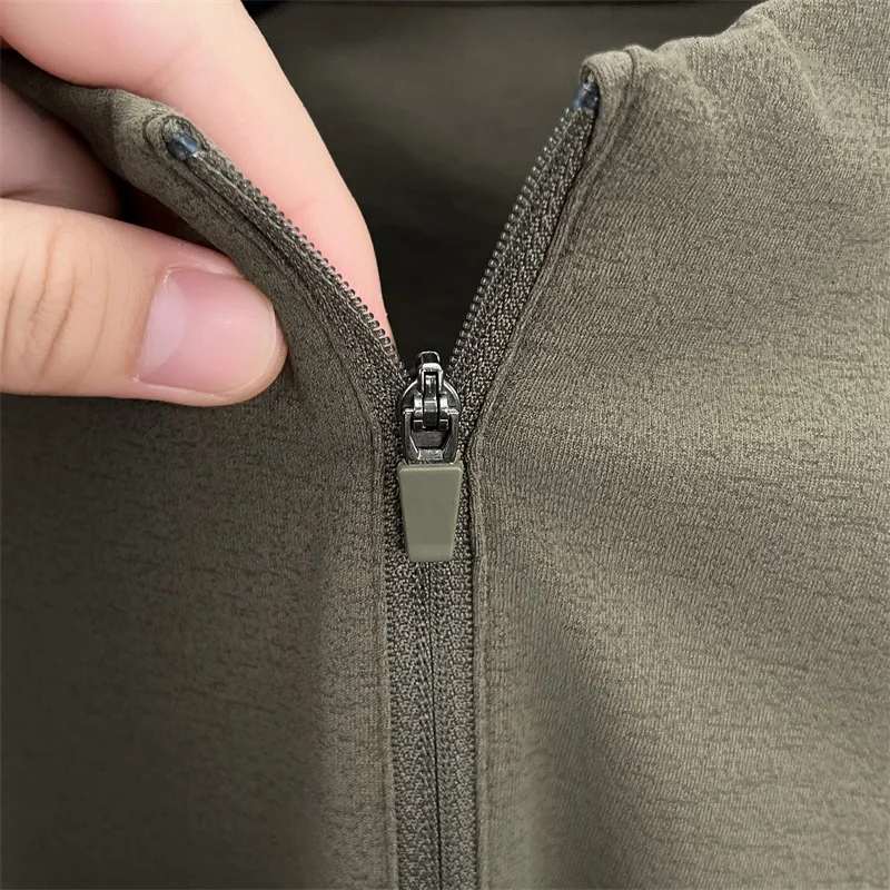 Neues Einfarbiges Herren-T-Shirt mit Stehkragen und Aufdruck, Herbst-Trend, Halber Reißverschluss, Langarm-Oberteil, Lässige Vielseitige Herrenbekleidung – Detail 3