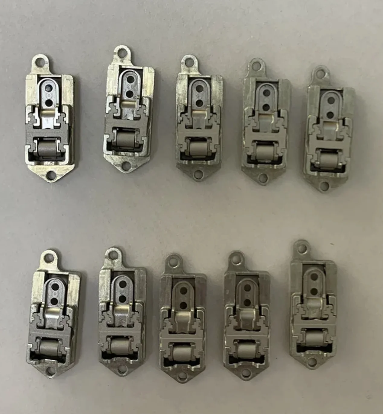 

Шарнир подставки для Microsoft Surface Go 1st 1824, левый/правый шарнирный разъем