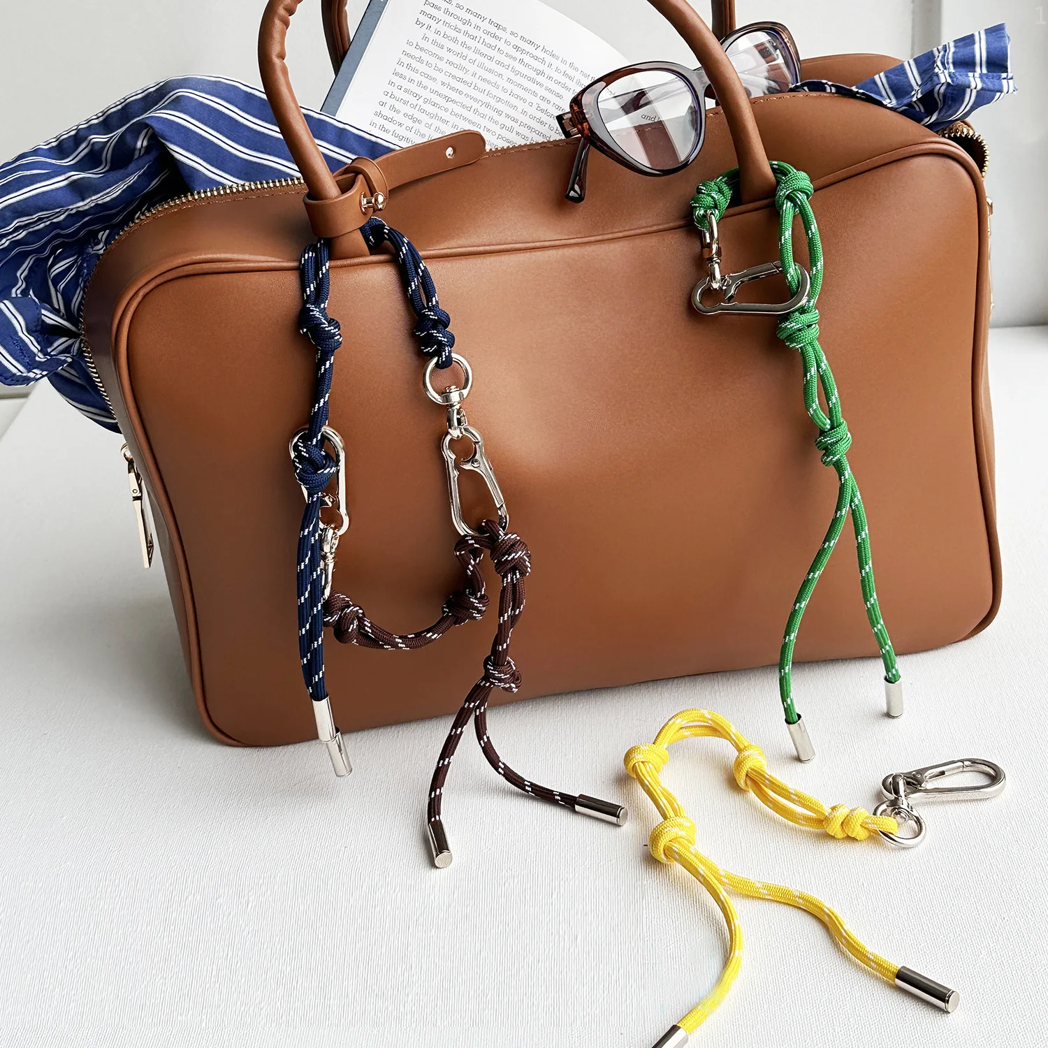 Niche Colored Knot Bracelet, Hiking Hand Rope Bag Pendant, Car Keychain, Fashionable Pendant