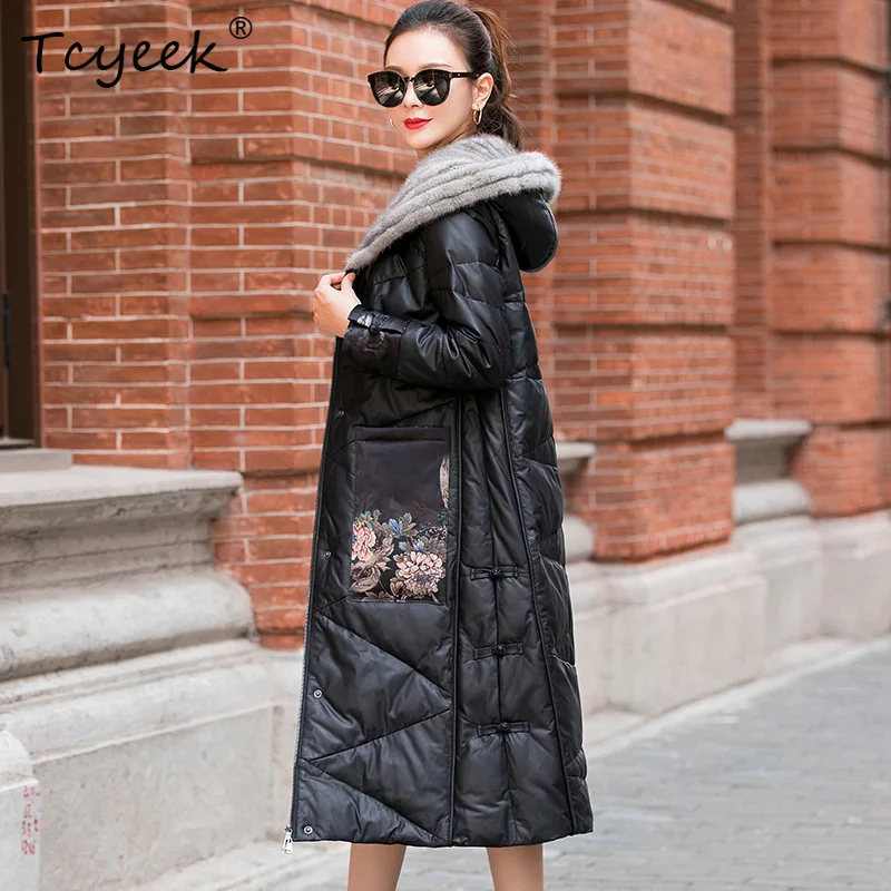 Tcyeek シープスキン秋冬ハイエンドホワイトダックダウンフード付きブラックミディアムレングス女性の本革ジャケット Jaqueta Couro