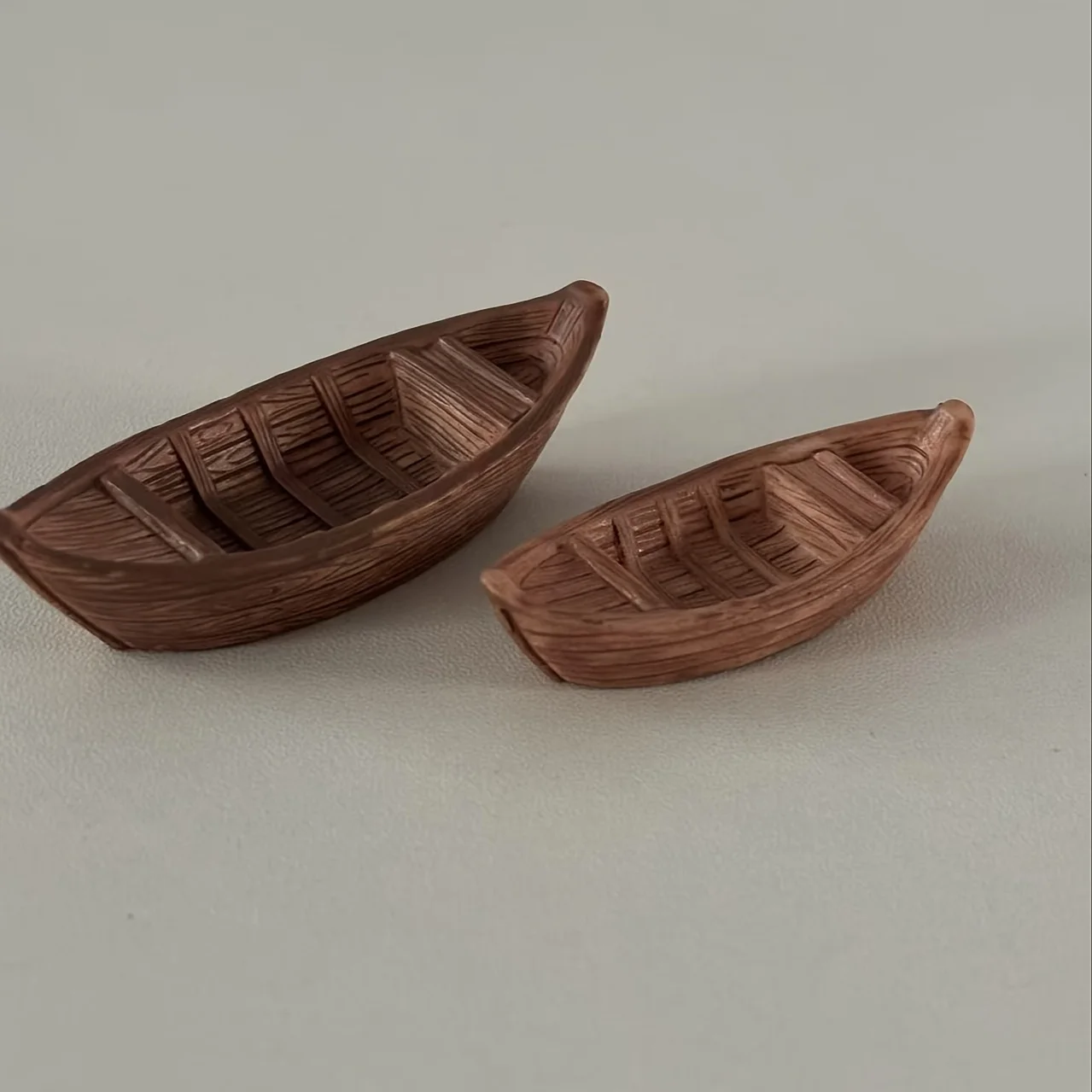 2 Mini-Boote - Realistisches Schwimmendes Modellboot-Set, mit Bootskörper-Design, Geeignet für Badewannen, Schwimmbäder und Aquarien – Detail 1