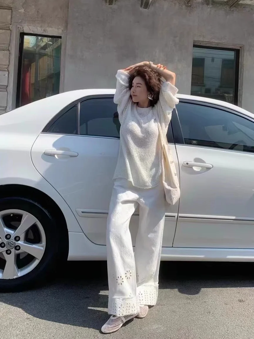 

Белые джинсы с объемной вышивкой и вырезами, с отворотами, прямого кроя, из хлопка, женские, весенняя новинка, модные, Cleanfit