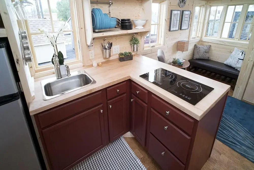 23 in. Black Induction Glass-Ceramic Cooktop 1750W