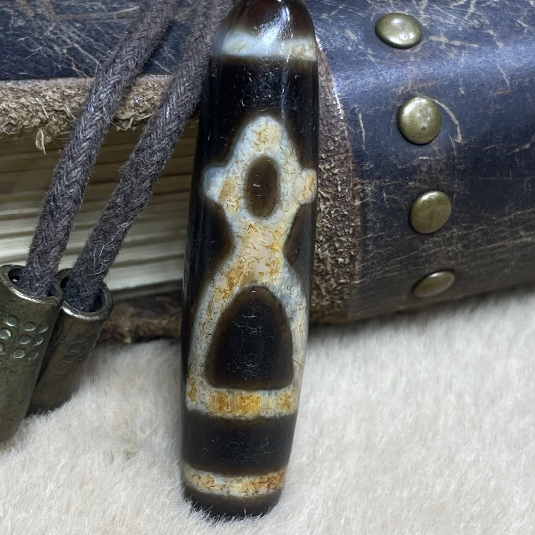 Ancient Tibetan Dzi Beads Old Agate A statue of the Oil Rich Old God of Wealth Totem Amulet Pendant Cinnabar 13x55mm