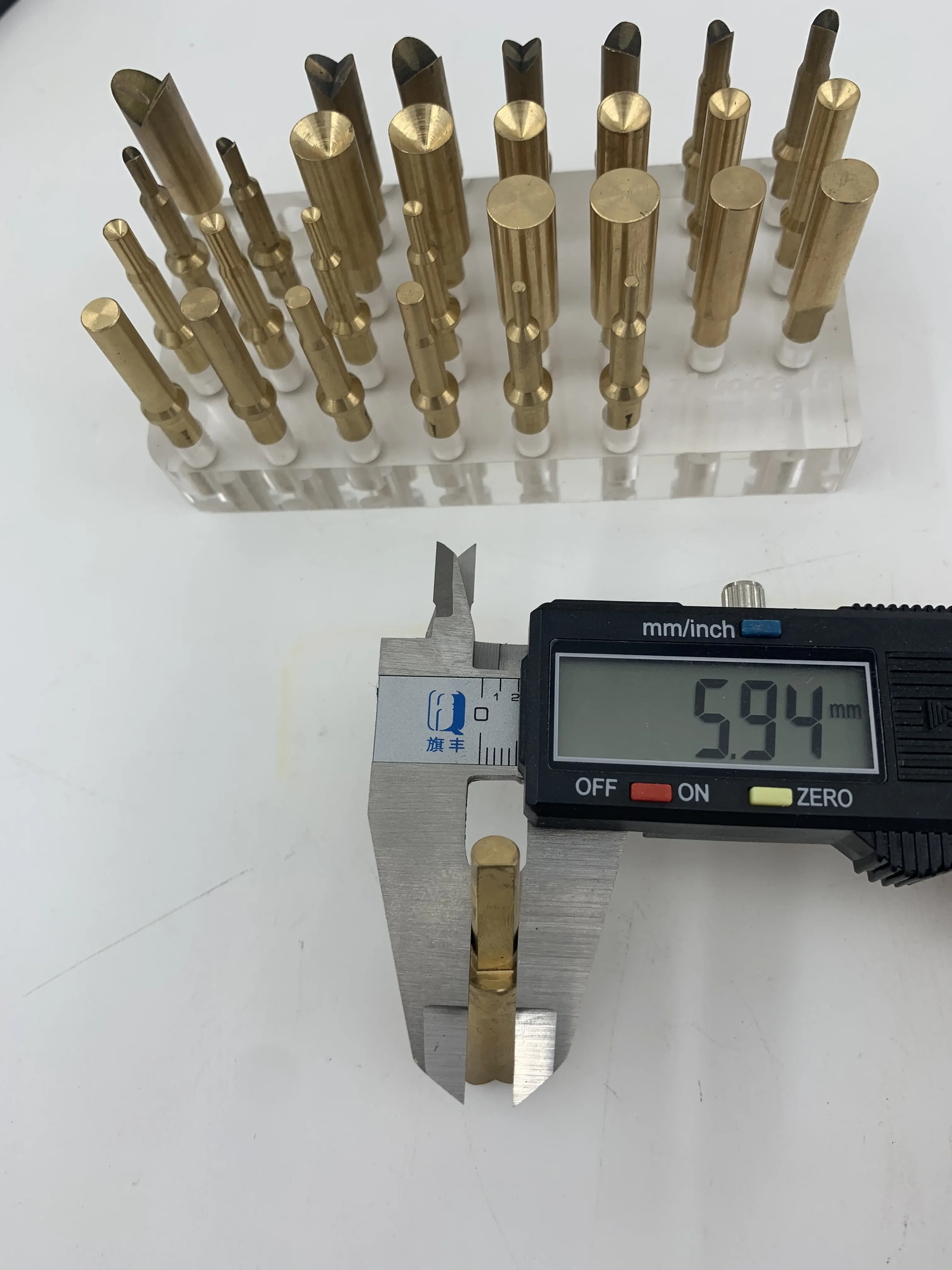 

Драгоценный камень Jade Transfer Jig Позиционирование Калибровочный локатор приспособлений - Прецизионный инструмент для настройки камня