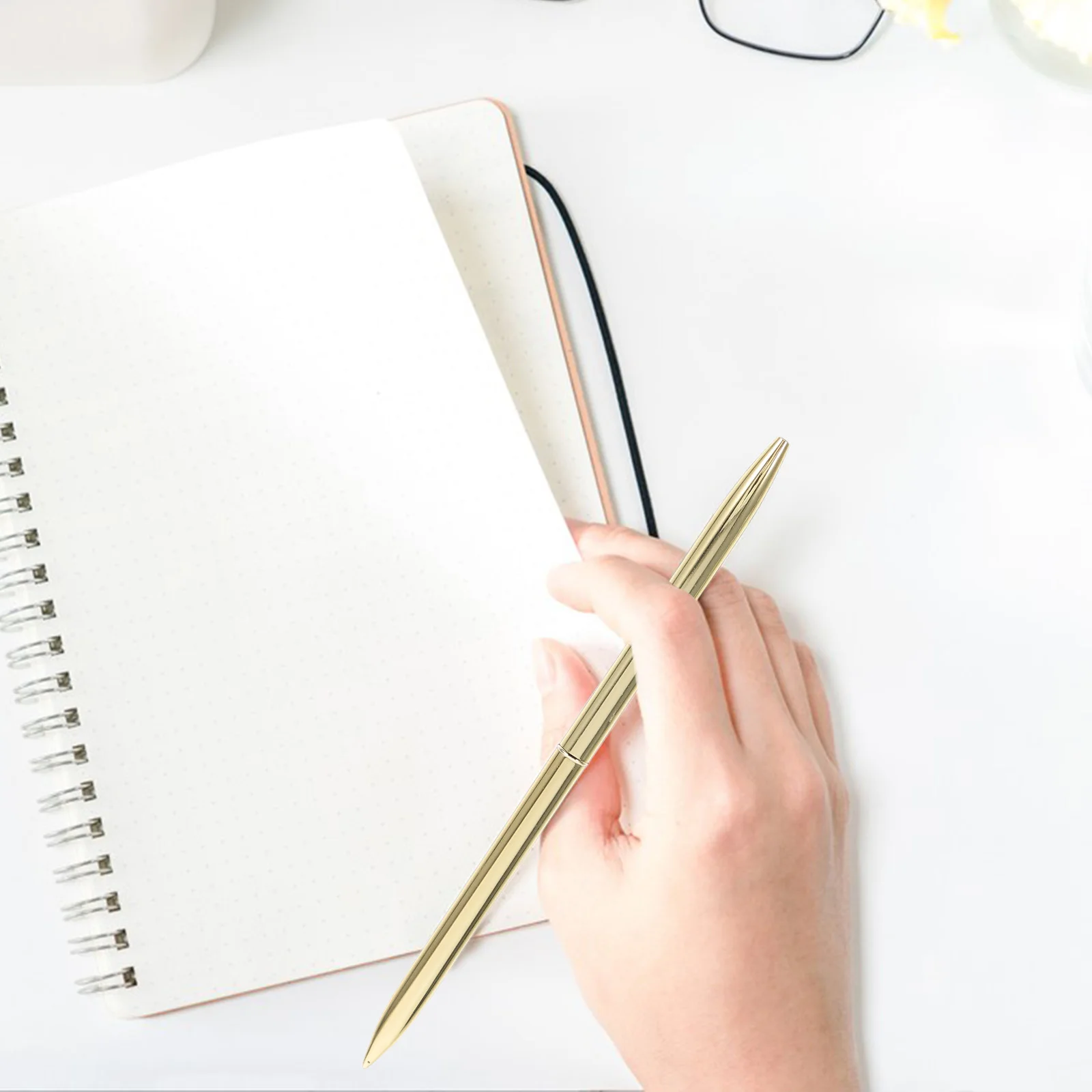 ปากกาลูกลื่นโลหะ 5 ชิ้น เครื่องมือเขียนแบบกดได้ เขียนลื่นไหล เหมาะสำหรับเขียนในสมุดบันทึก ลายเซ็น พกพาสะดวก ดีไซน์เพรียวบาง หมึกสีดำ