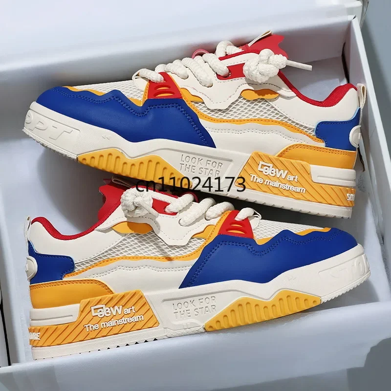 أحذية رجالية جديدة كبيرة الحجم لعام 2025، أحذية رياضية بيضاء متعددة الاستخدامات ونعل ناعم وأحذية رياضية