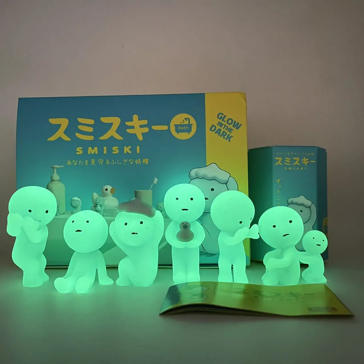 New Hot Smiski Bath Serie Mystery Cute Glow In The Dark Green Doll Action Figures Cartoon Desktop Blind Box Model Gift Doll Toys