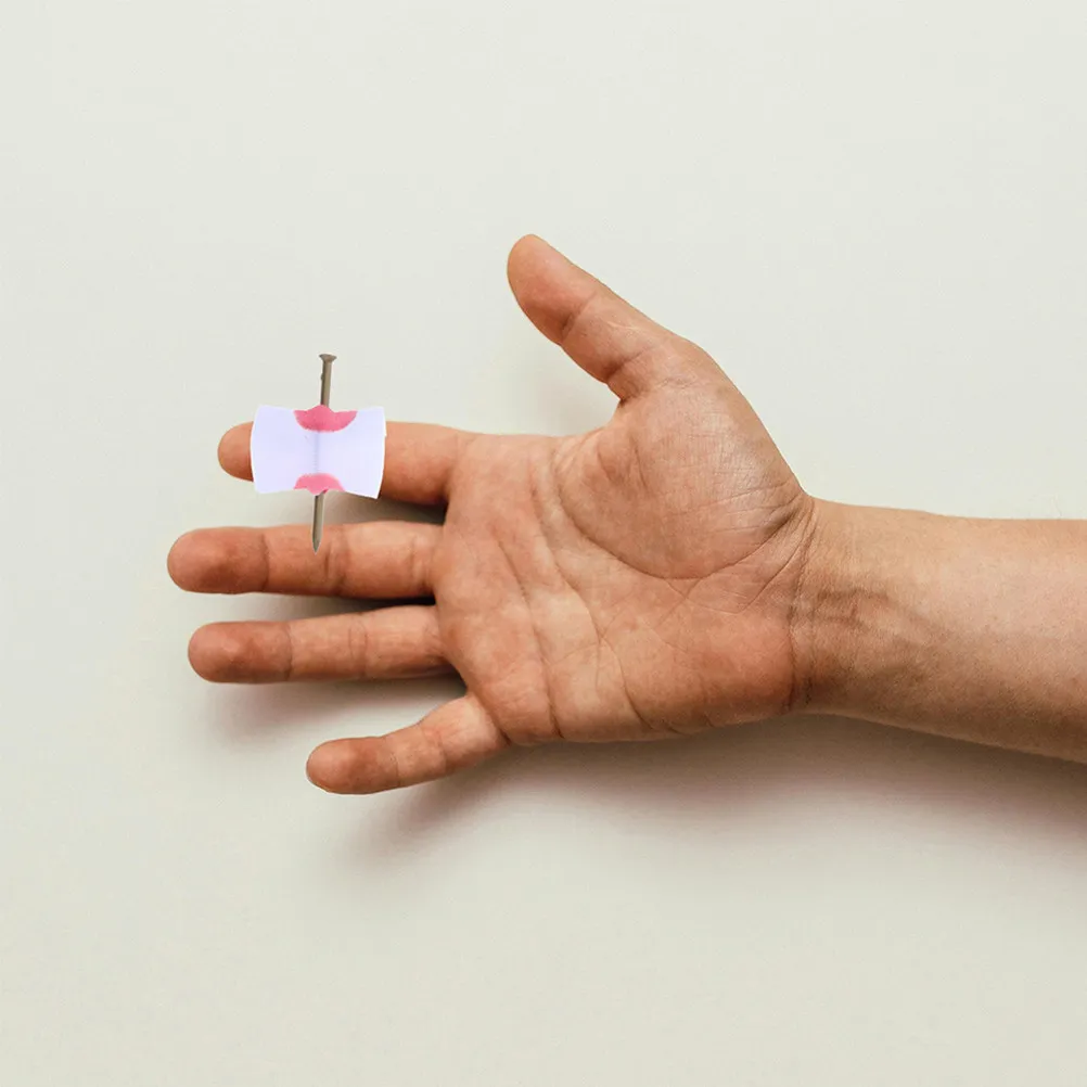 2Pcs Nail Through Finger Prank Bloody Halloween Scary Prank Props Fake Bloody Finger Trick April Fools Halloween Pranks Prop