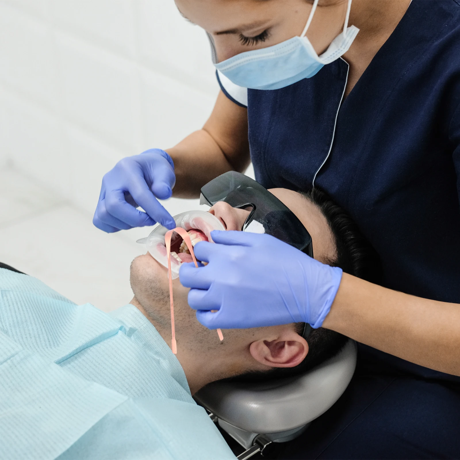 

1Pcs Cleaner Gold Reusable Ergonomic Handle Lightweight Compact Design for Travel Oral Care Tool Scraping