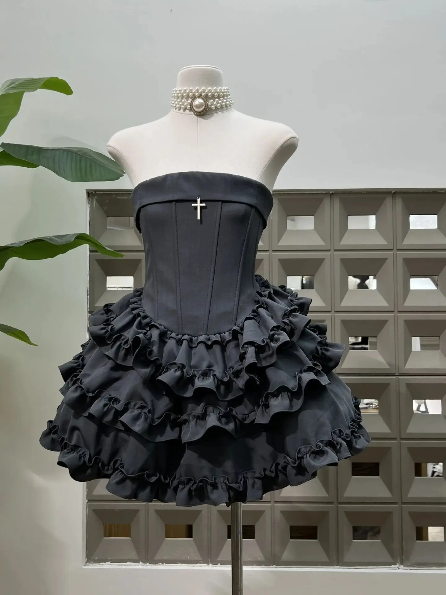 Novo luxo babados design em camadas moda verão bodycon sem alças mini vestidos elegantes femininos formal festa de aniversário clube vestido