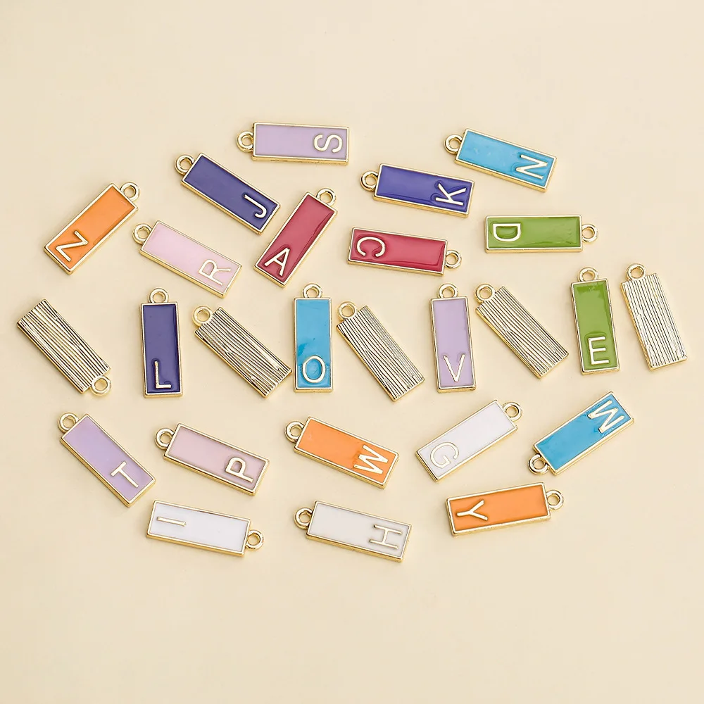 Ciondolo a 26 lettere, collana con ritenzione color oro vero, gocciolamento d'olio, multicolore disponibile, piccolo ciondolo rettangolare