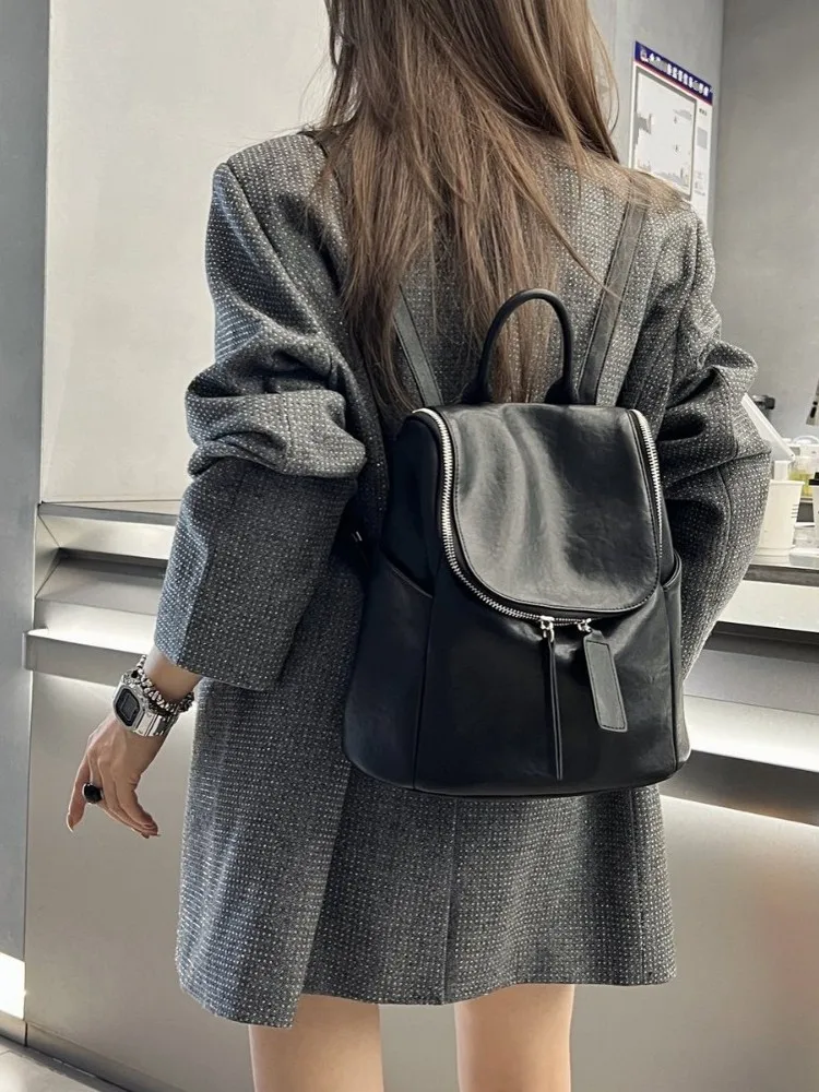 

Versatile Women Flap Zipper Cowskin Genuine Leather Backpack High Street Casual School Bag Retro Female Fashion Travel Backpacks