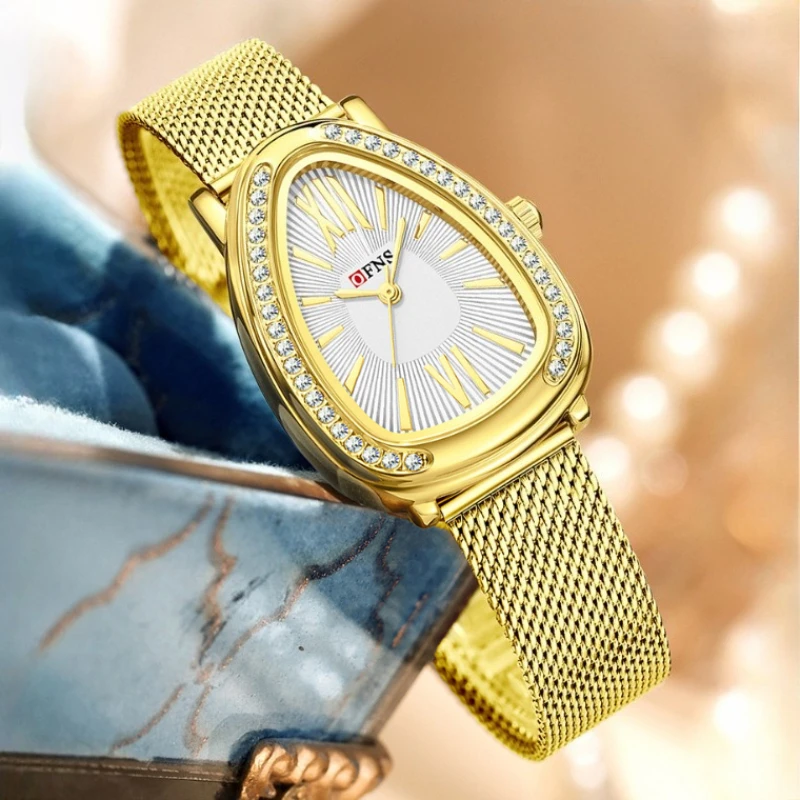 New Snake Head Ladies Quartz Watch Waterproof Diamond Rhinestone Roman Numerals Vintage Retro Wristwatch Women Fashion Gift