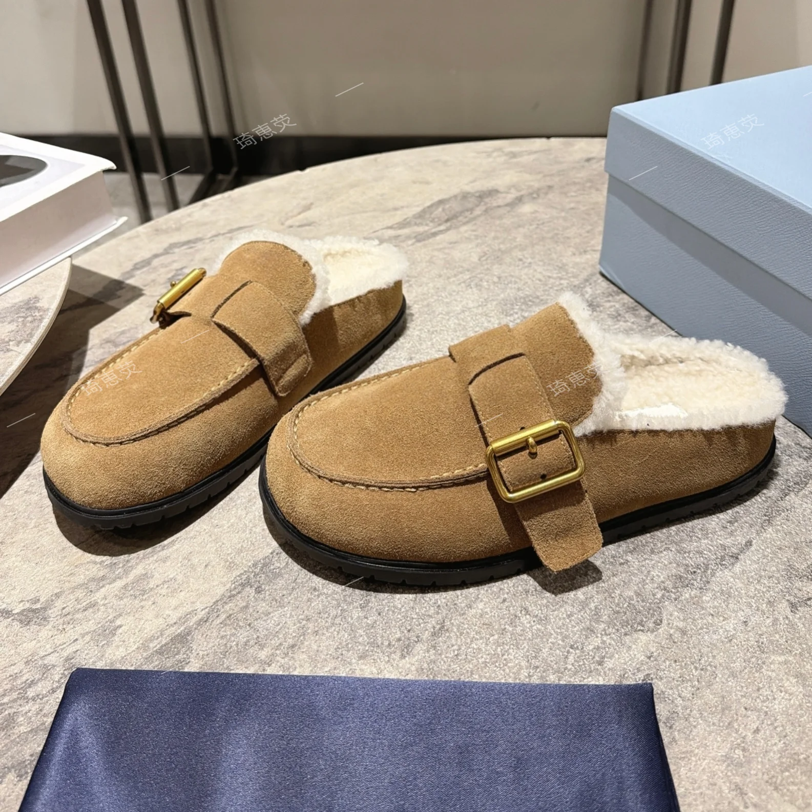 Custom Order Level Fleece Lined Shallow Slippers Furry Shoes For Outdoor Wear Slip‑On Closed Toe Mules Fashion Footwear