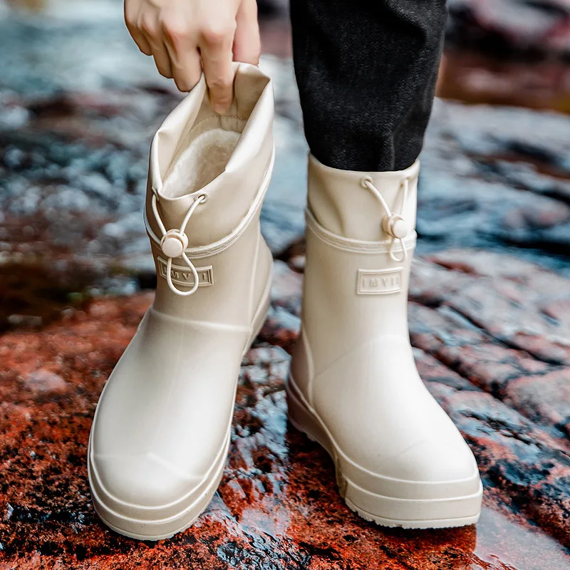 

Fashionable Rain Boots for Men and Women Warm and Velvet Rain Boots Couples Outdoor Waterproof and Non-slip Mid-tube Rubber Shoe