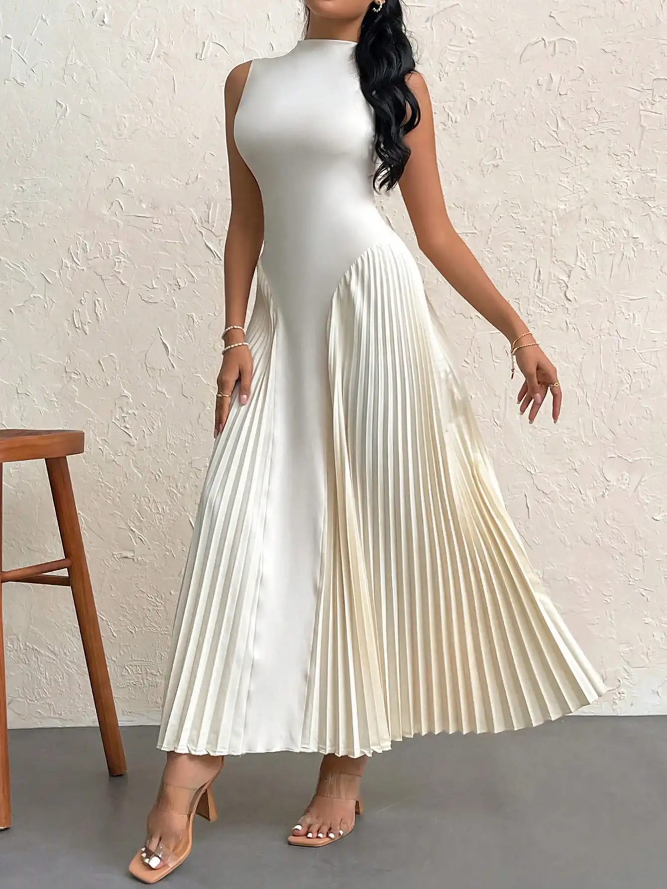 European and American temperament elegant wind waist slimming long skirt 2024 spring fashion personality pleated round neck slee