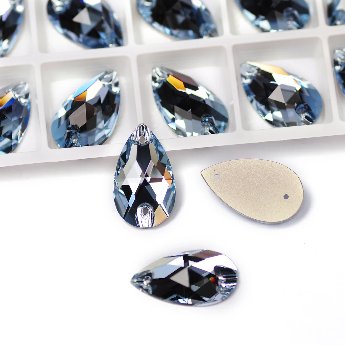 Neue hellblaue Saphirglas-Kristall-Strasssteine zum Aufnähen für Handarbeiten, Kleidung, Schmuck, DIY, Gymnastik-Edelsteine, Applikationen – Detail 3