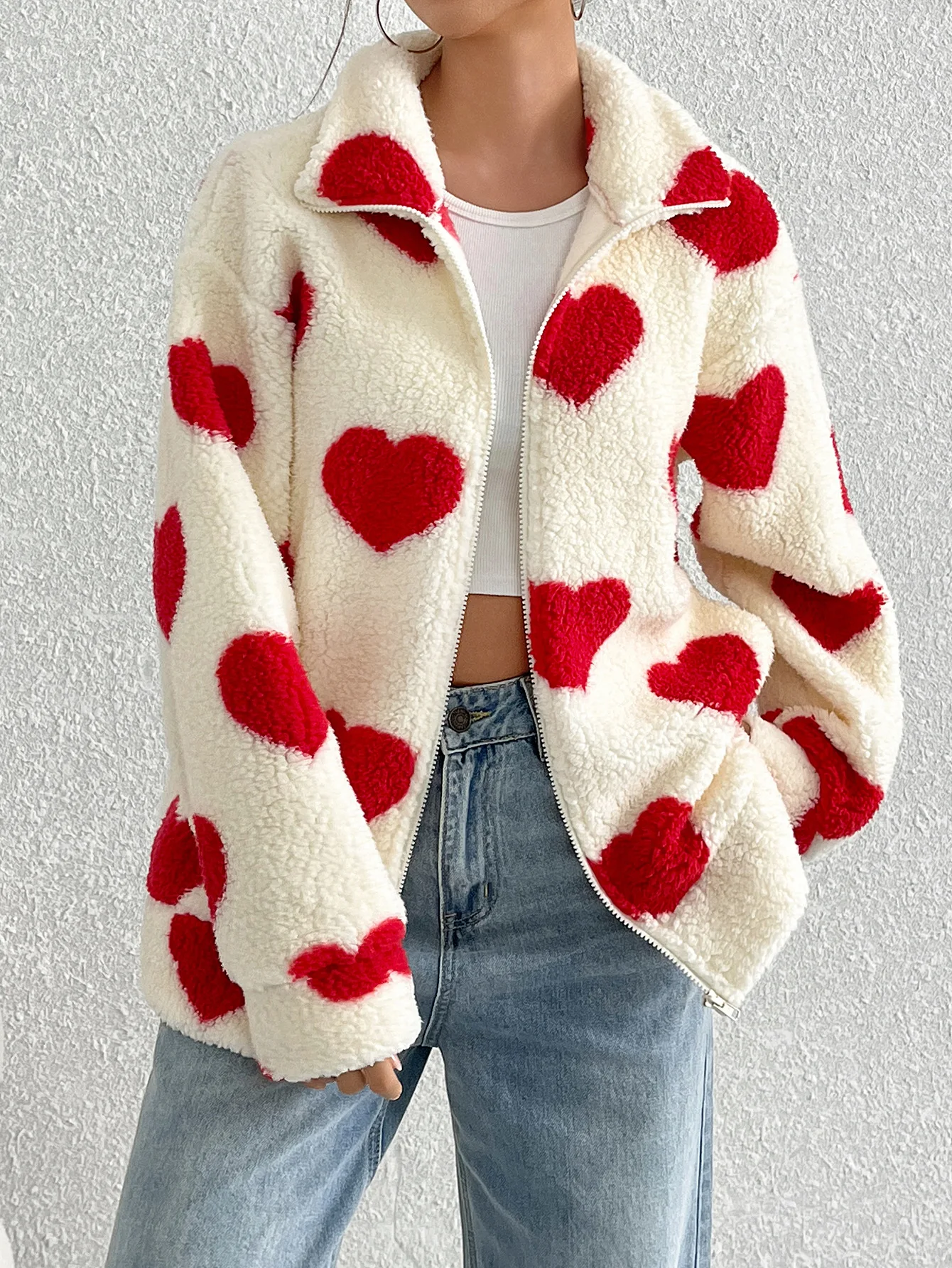 

European And American Autumn And Winter New Plush Love Heart Printed Loose Long Sleeved Zipper Cardigan Jacket Woman Clothes
