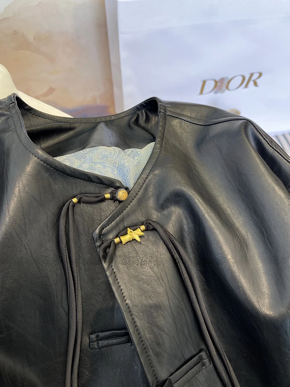 New Chinese Style Women's Leather Jacket Spring 2026 Design Sensation High-End Feel National Style PU Long Sleeve Top