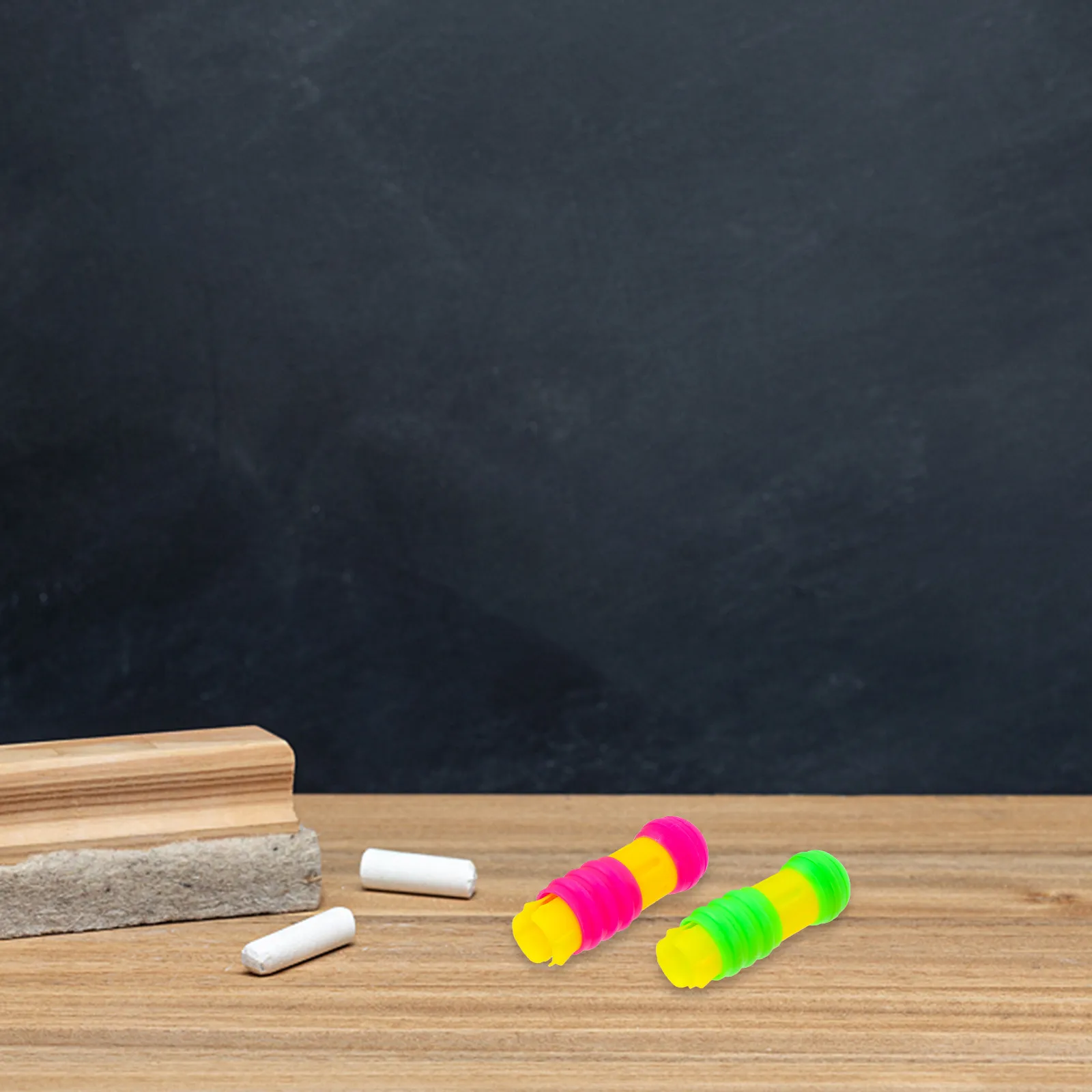 

10Pcs Plastic Chalk Holder Clip Comfortable Grip Smooth Writing Safer Cleaner Chalk Storage Holder School Supplies Classroom