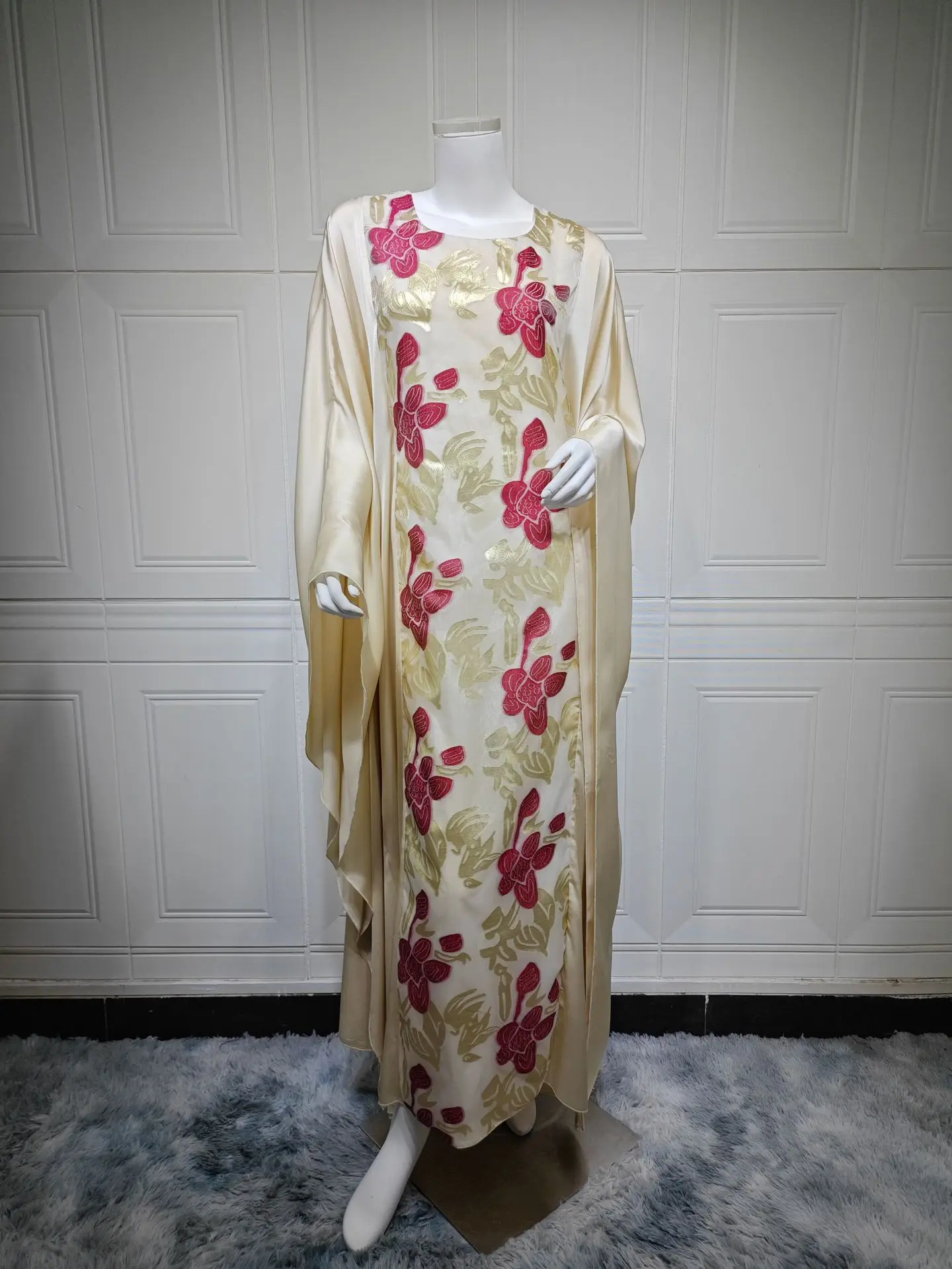 Luksusowa żakardowa damska suknia wieczorowa Dubaj Batwing Sleeve Gold Stamping Abayas Kaftan 2025