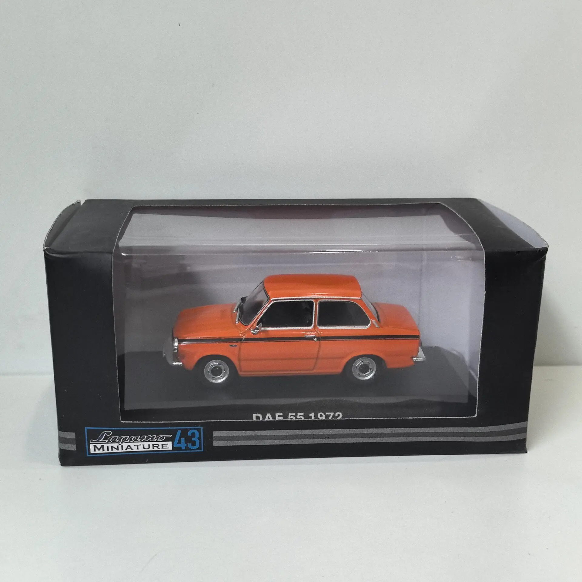 

Модель автомобиля DAF 55 1972 S8 из литого металла, масштаб 1/43, IXO