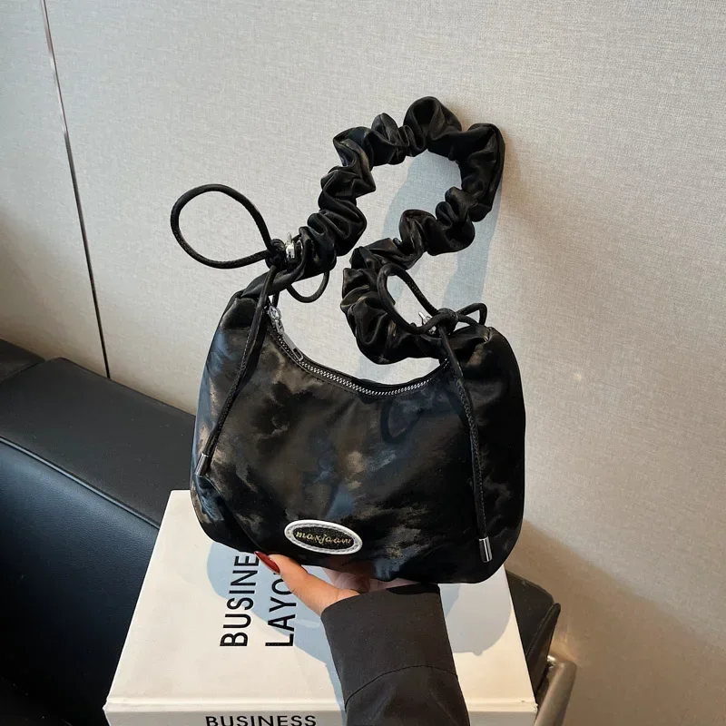 

Casual Large Capacity Zipper PU Versatile Commuting Shoulder Bags 2025 New Sewing Thread Basic Style Women's Handbag