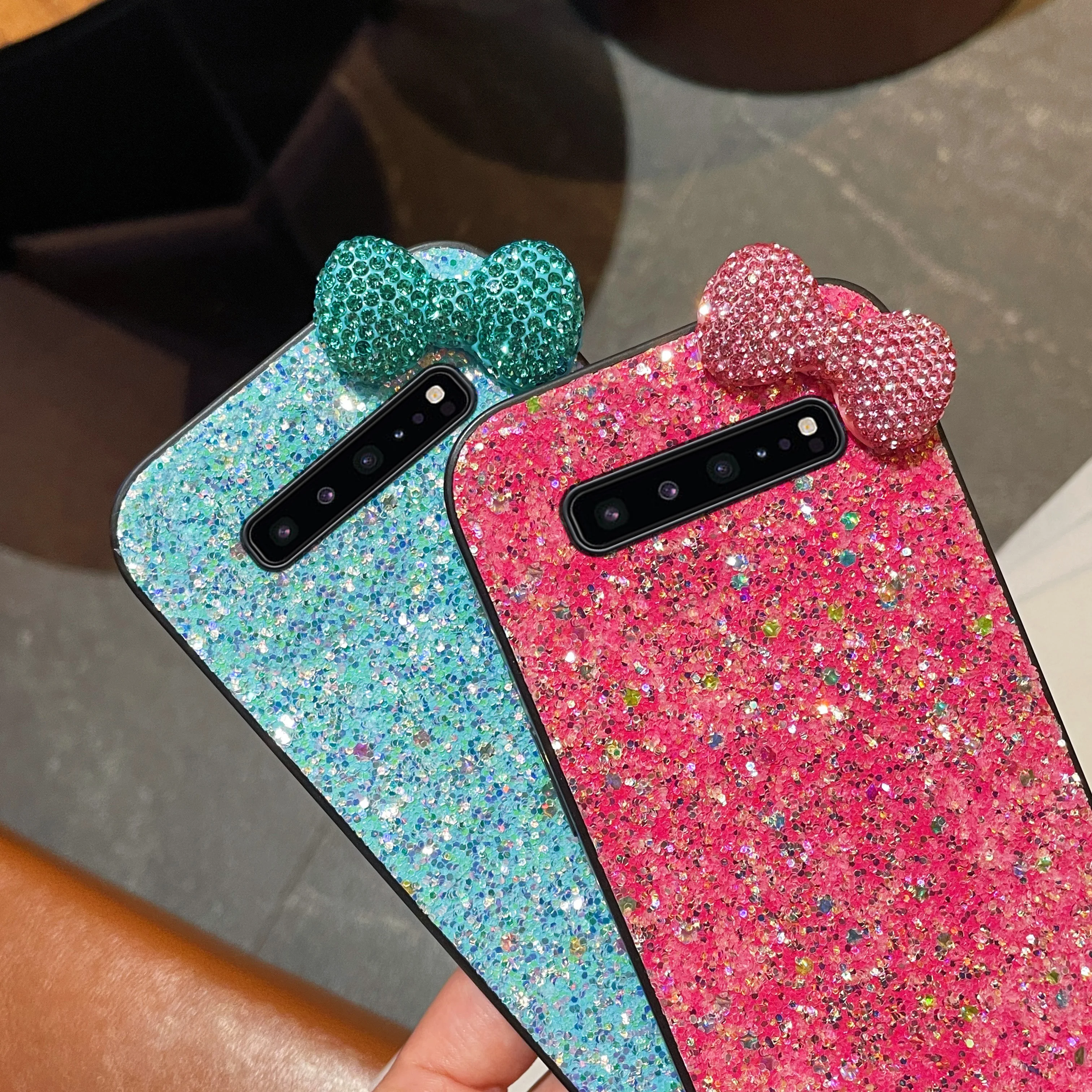 เคสโทรศัพท์วู๊ฟส์แบบกลิตเตอร์ว - Phone Cases Vogue บทวิจารณ์และราคา
