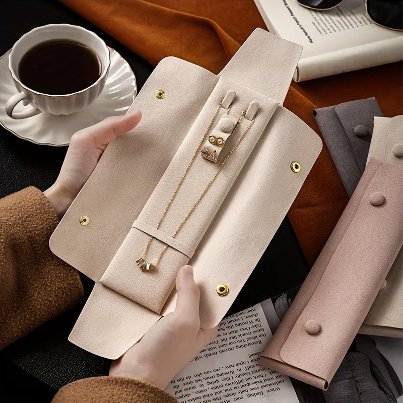 A Storage Roll for Jewelry, Available in One Or Three Compartments,Foldable Design, a Portable Travel Hook for Necklaces