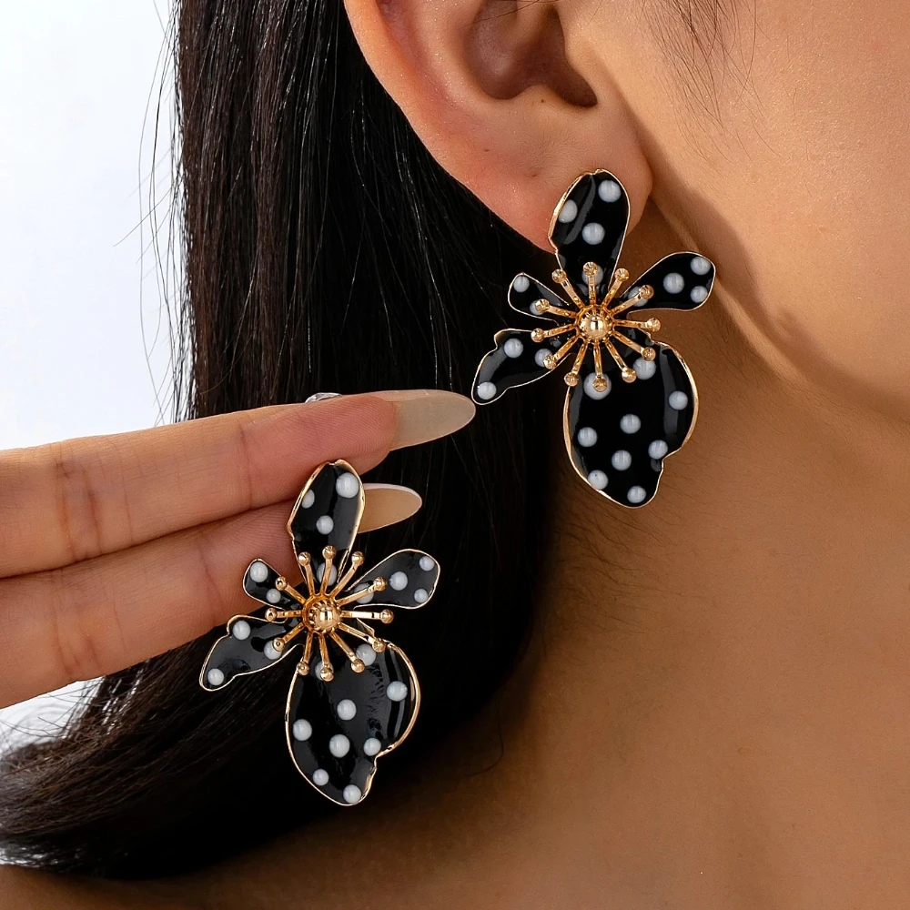 

1Pair of French Style Charming Elegant Vintage Oil Dripping Colorful Polka Dots Flower Earrings for Women Exquisite Jewelry Gift