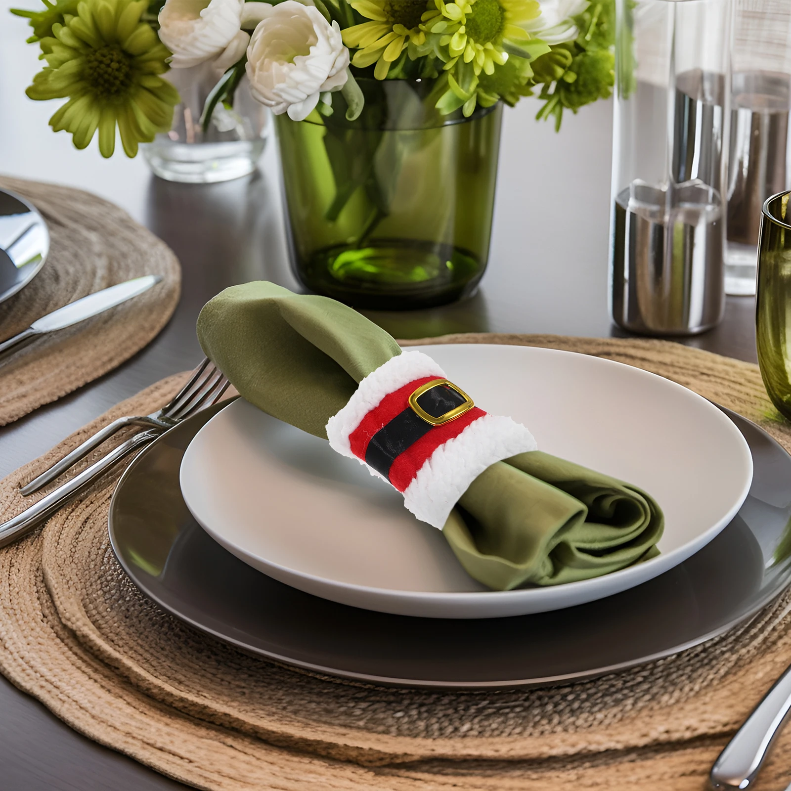 

Set of 4 Christmas Napkin Rings with Metal Buckle Design Luxury Tableware Decor for Dinner Party Holiday Gathering