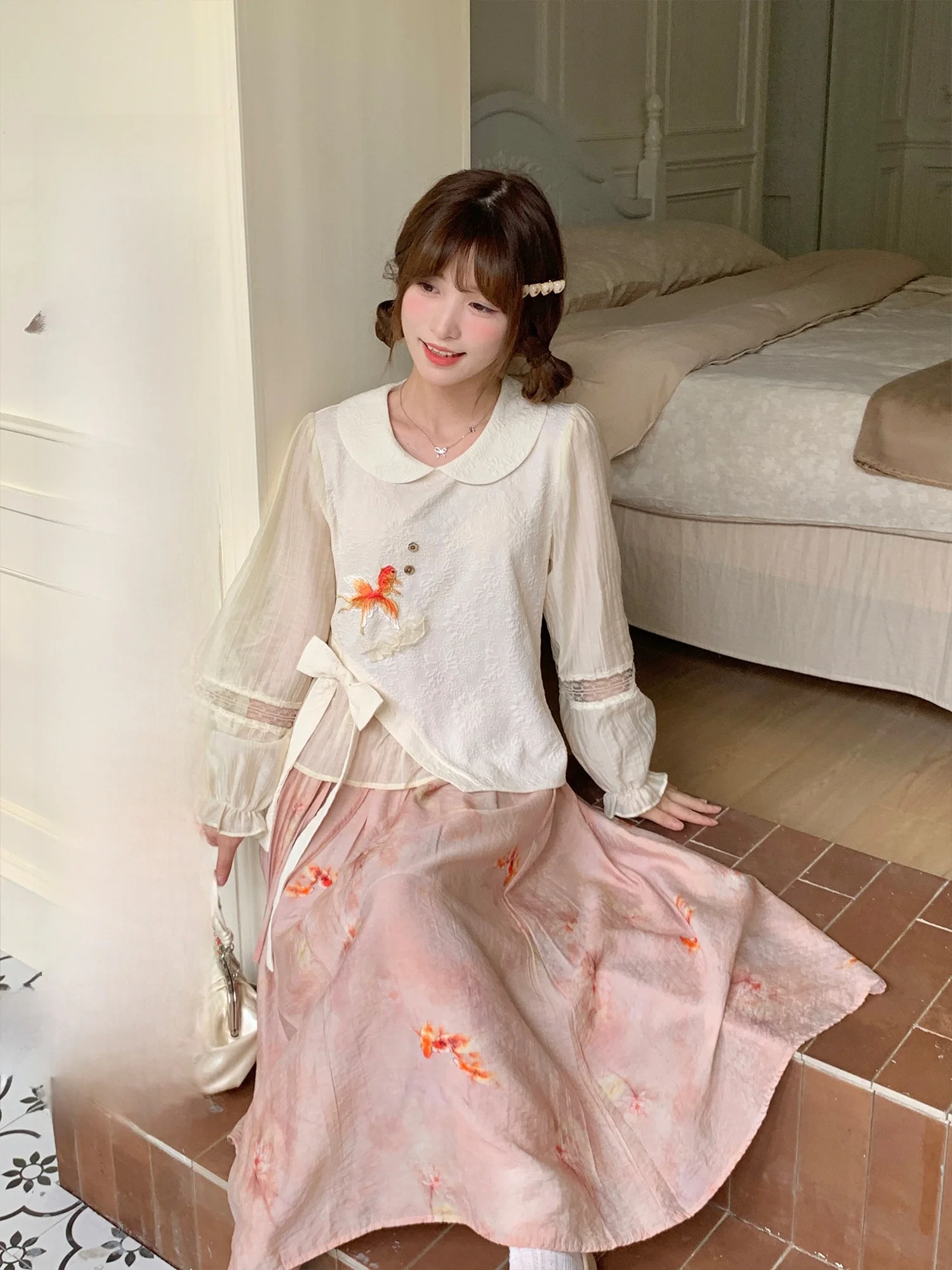 

Комплект из топа и юбки Bibi Bency в винтажном стиле, золотисто-белый, женская осенняя коллекция, комплект из двух предметов с рукавами-фонариками