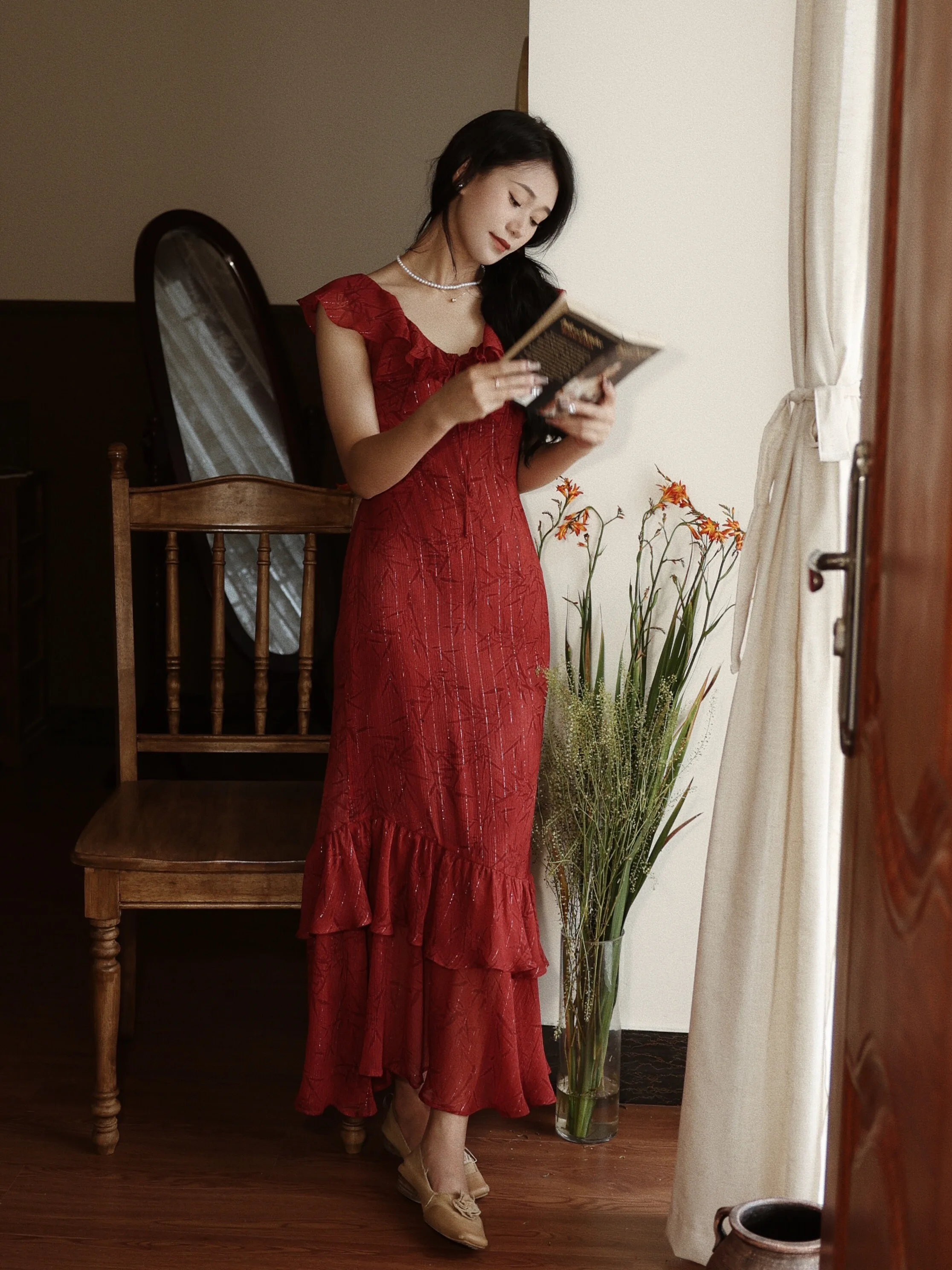 

Красное макси-платье с V-образным вырезом, приталенное, с оборками по подолу, для женщин, летнее, в стиле ретро, длинное, от Meow Ji