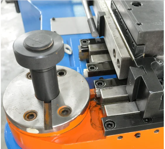 المصنع مباشرة جهاز ثني الأنابيب الهيدروليكية SS أنبوب العادم الكهربائي بندر الأنابيب