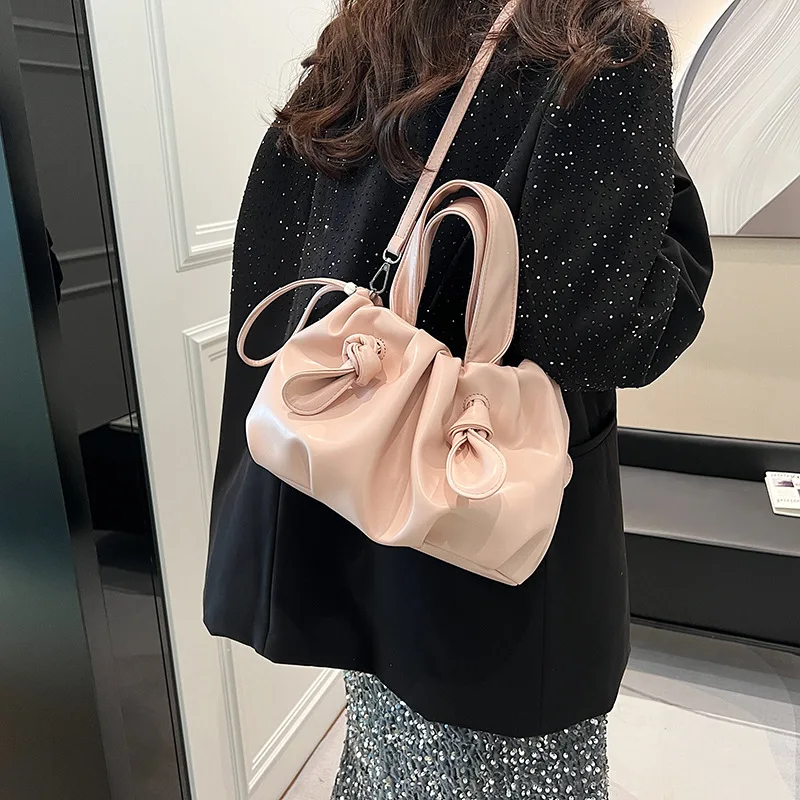 2024 New Casual Hundred Pleated Soft Leather Crossbody Commuter Cloud Bucket Bag