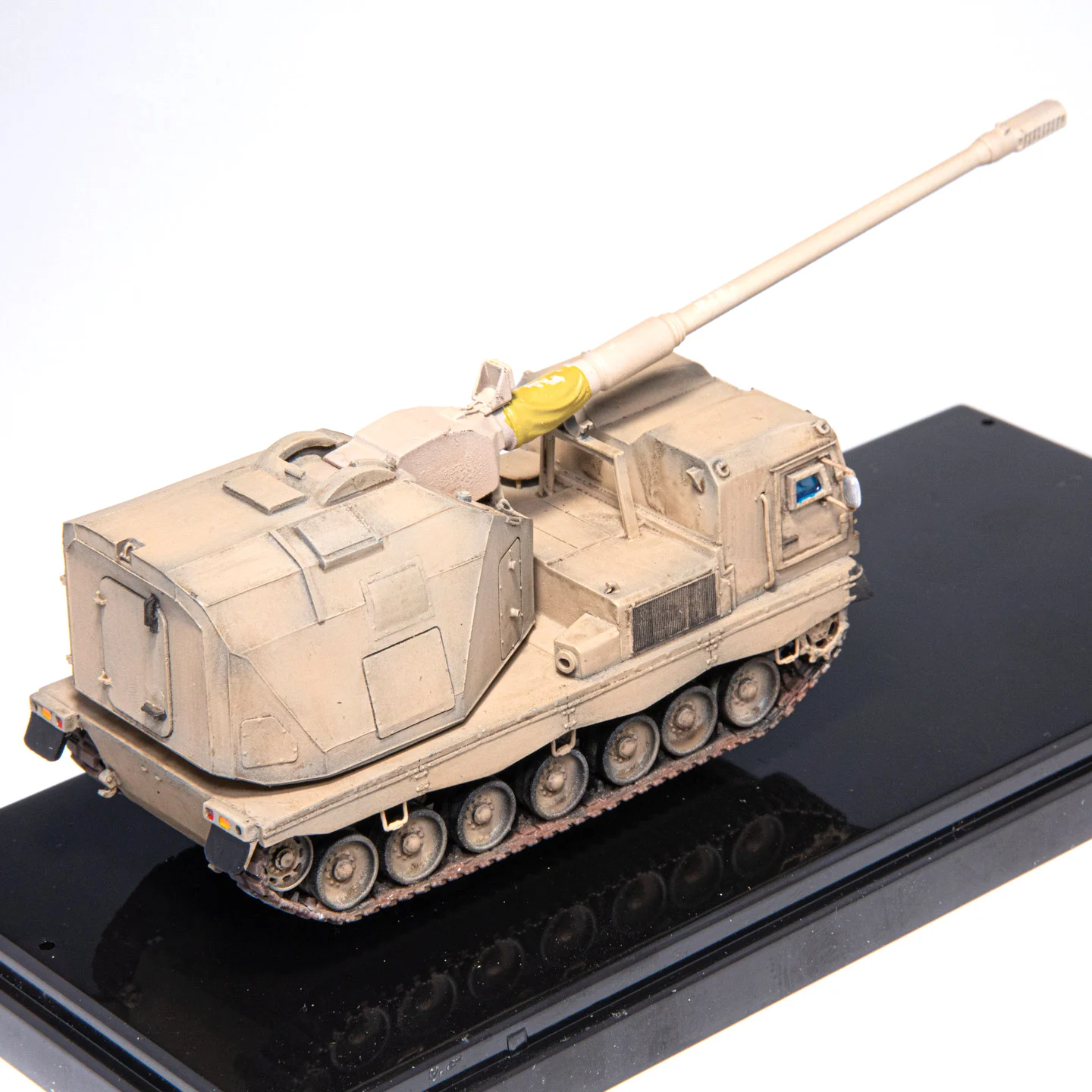 1: 72 5M72043A German 155mm tracked self-propelled gun model static finished model