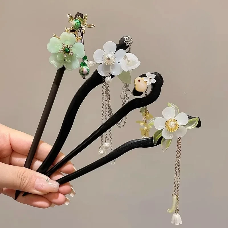 Chinese Style Hair Stick Glowing Lotus Lantern Hairpin Women Ancient Style Palace Lantern Hair Stick Flower Tassel Hair Insert