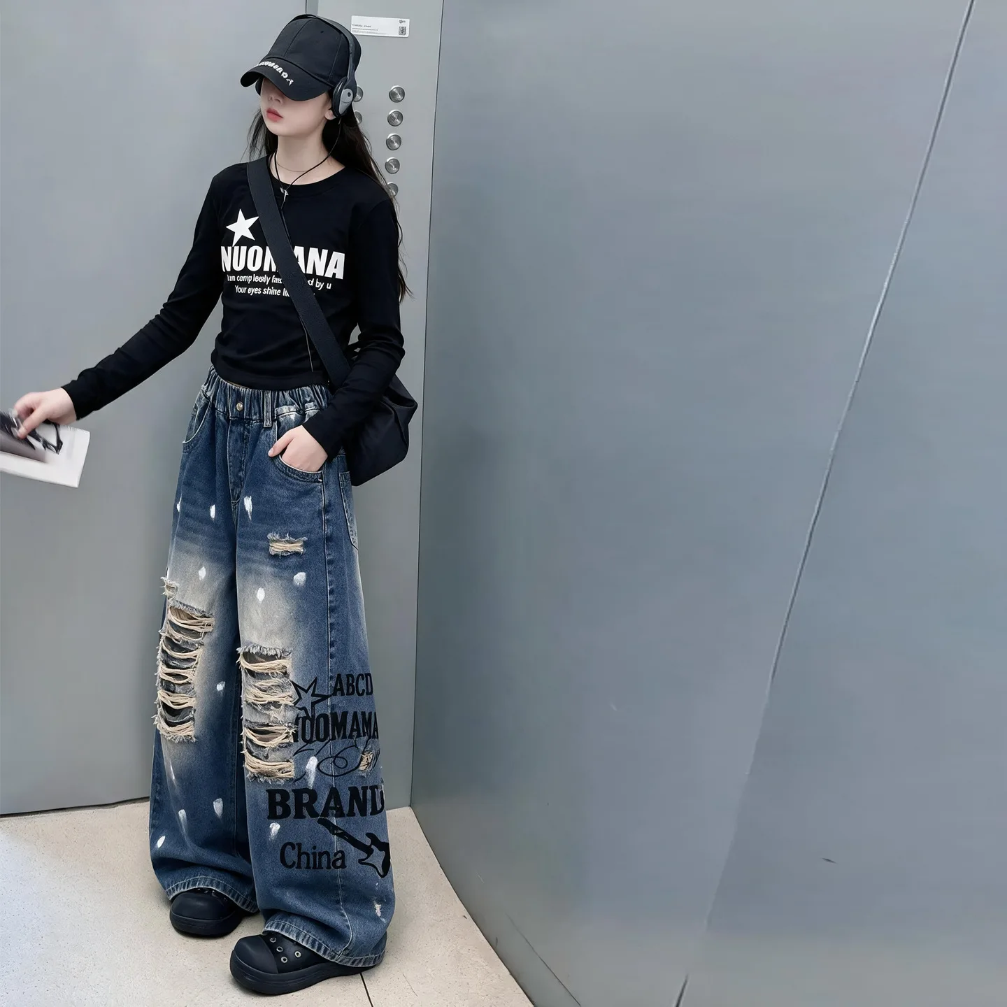 teenager girls  American street ripped jeans design splashed ink letter wide leg pants youngla cotton t-shirt 2026 kids clothing